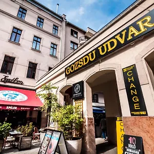 Corbie Downtown Budapest